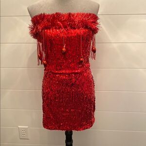 Love on a hanger Red Sequin Strapless 2 pcs top & Skirt